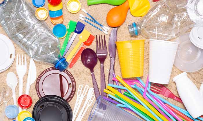 プラスチック混合物から有用小分子を得る