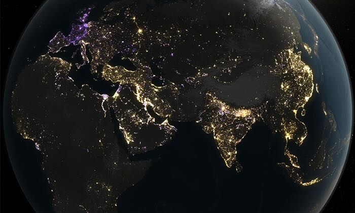 夜間活動の様子：人工衛星画像が、人間の夜間活動の激しい変動を浮き彫りにする