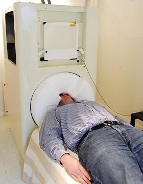 
جهاز التخطيط الدماغي المغناطيسي في جامعة نيويورك أبوظبي هو أحد الأجهزة القليلة التي تم انتاجها في العالم

