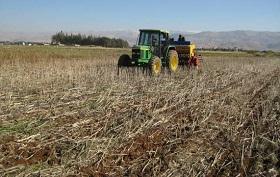 
The AUB provides a ZT seeder to farmers taking part in its experiment in Lebanon.
