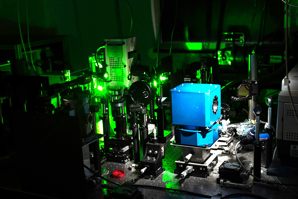 ロチェスター大学（米国ニューヨーク州）の超伝導研究室。