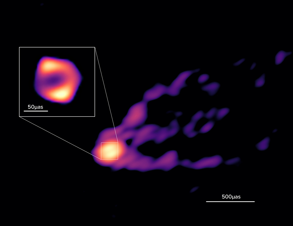 M87中心部のジェット。