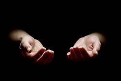 キラリティー（掌性）の最も身近な例である「右手と左手の関係」。