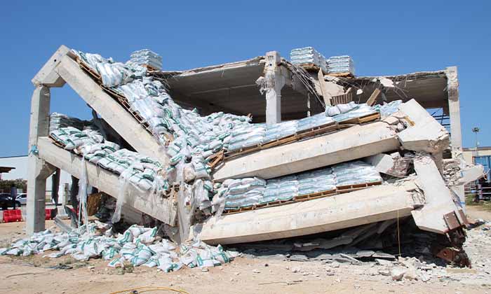 ダメージコントロール：トカゲの尻尾切りに着想を得た破壊箇所を分離して建築物全体の崩壊を防ぐ設計