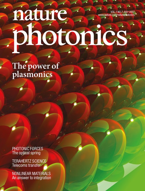 Nature Photonics目次の表紙