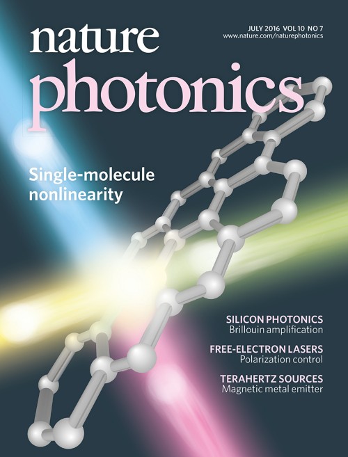 Nature Photonics目次の表紙