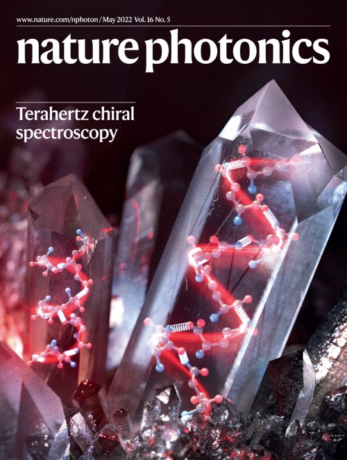 Nature Photonics目次の表紙