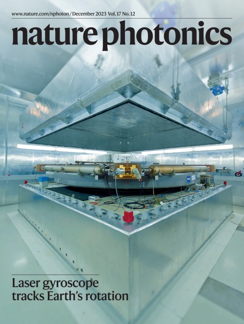 Nature Photonics目次の表紙