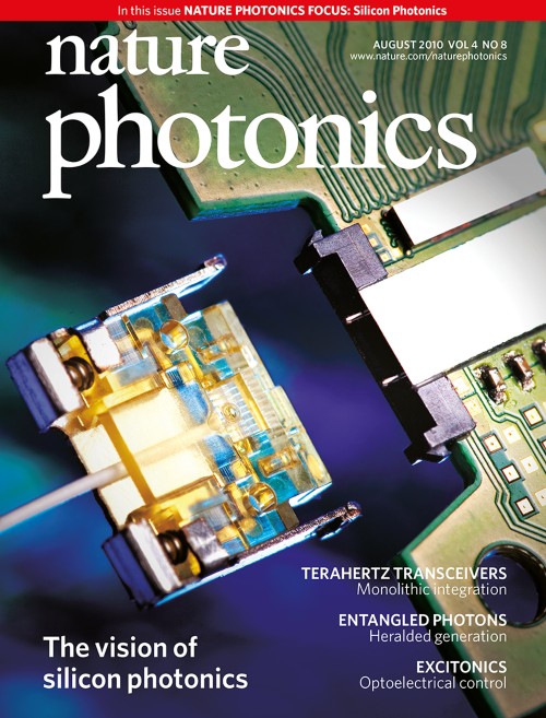 Nature Photonics目次の表紙