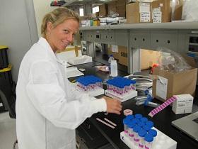 
Cornelia Roder labels samples collected from the coral reefs.
