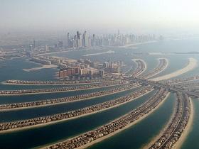 
Problems are brewing in the still waters around the artificial Palm Jumeirah archipelago.
