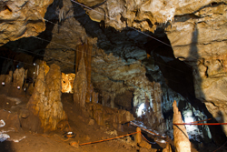 イスラエルのマノット洞窟。